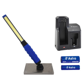 PRODUCTS | Astro Pneumatic 800 Lumen Rechargeable Slim Light with Quick-Swap System