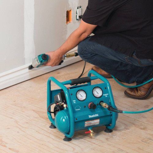 Makita AC001 0.6 HP 1 Gallon OilFree Compact Air Compressor
