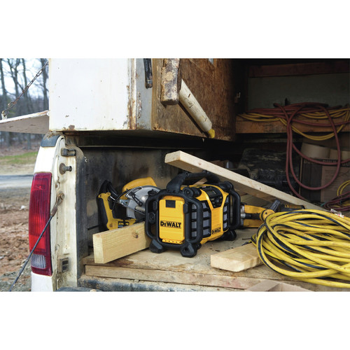 Dewalt DCR015 12V20V MAX Cordless Worksite Radio and Charger