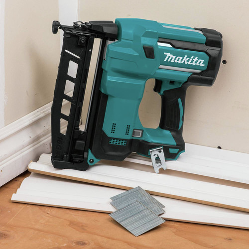 Makita XNB02Z 18V LXT LithiumIon Cordless 212 in. Straight Finish