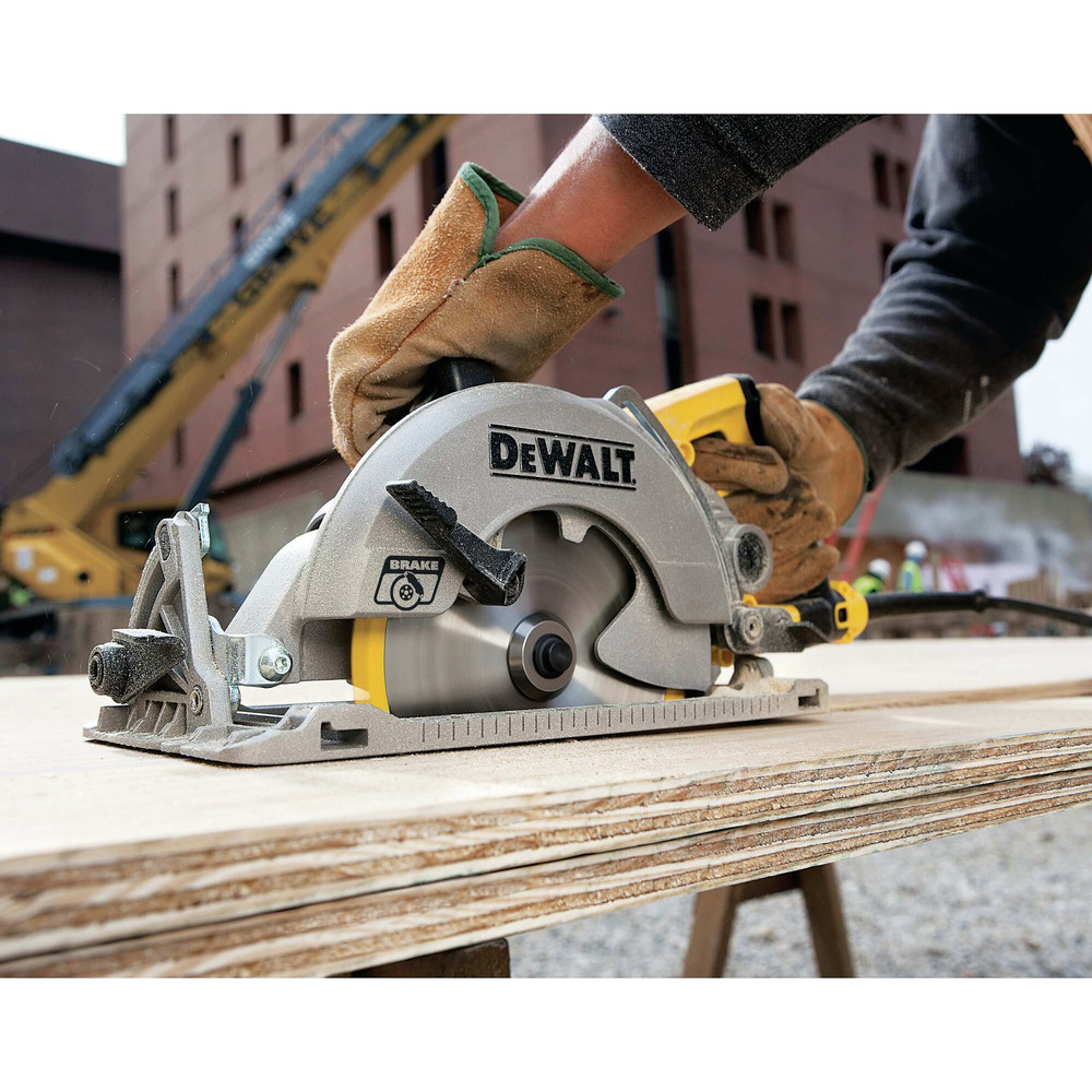 Dewalt DWS535B 120V 15 Amp Brushed 714 in. Corded Worm Drive Circular