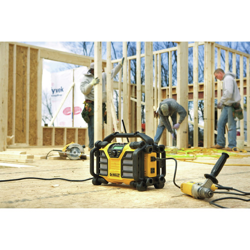 Dewalt DCR015 12V20V MAX Cordless Worksite Radio and Charger