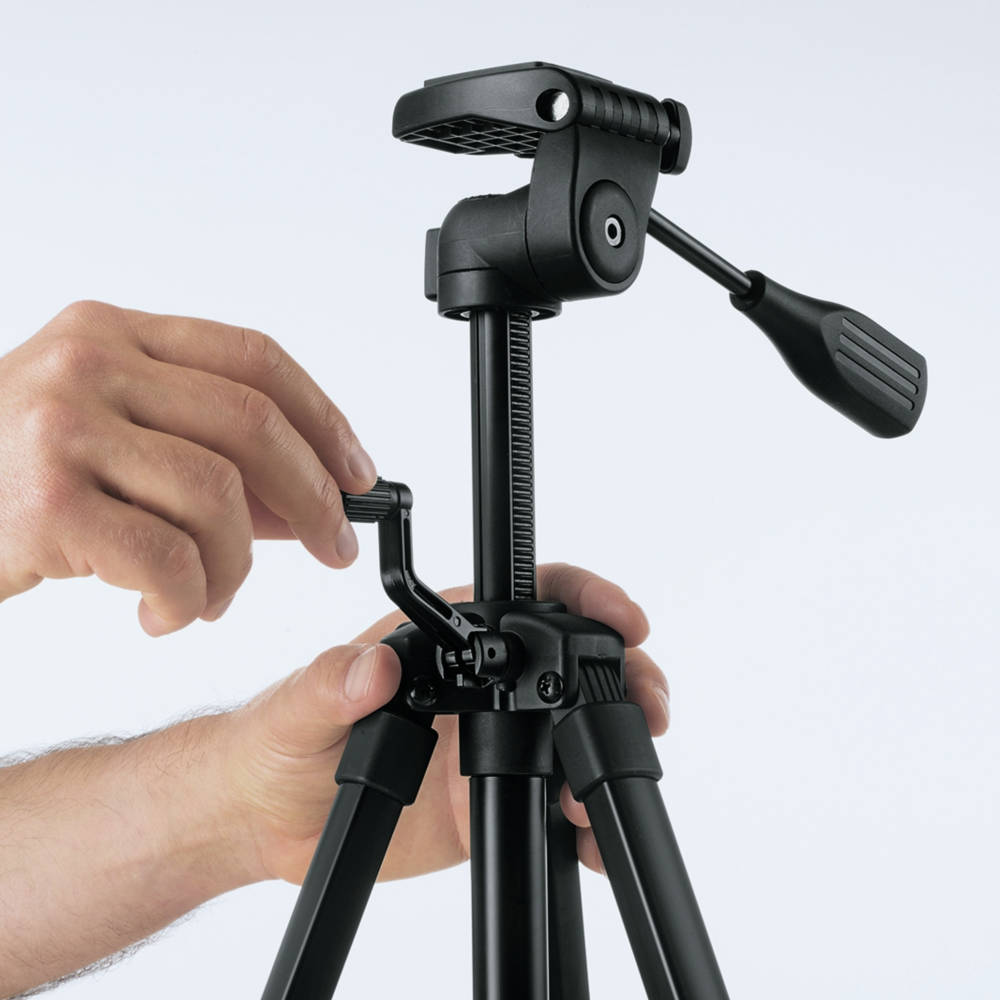 Expand tripod from 22 in. to 61 in. for different height applications