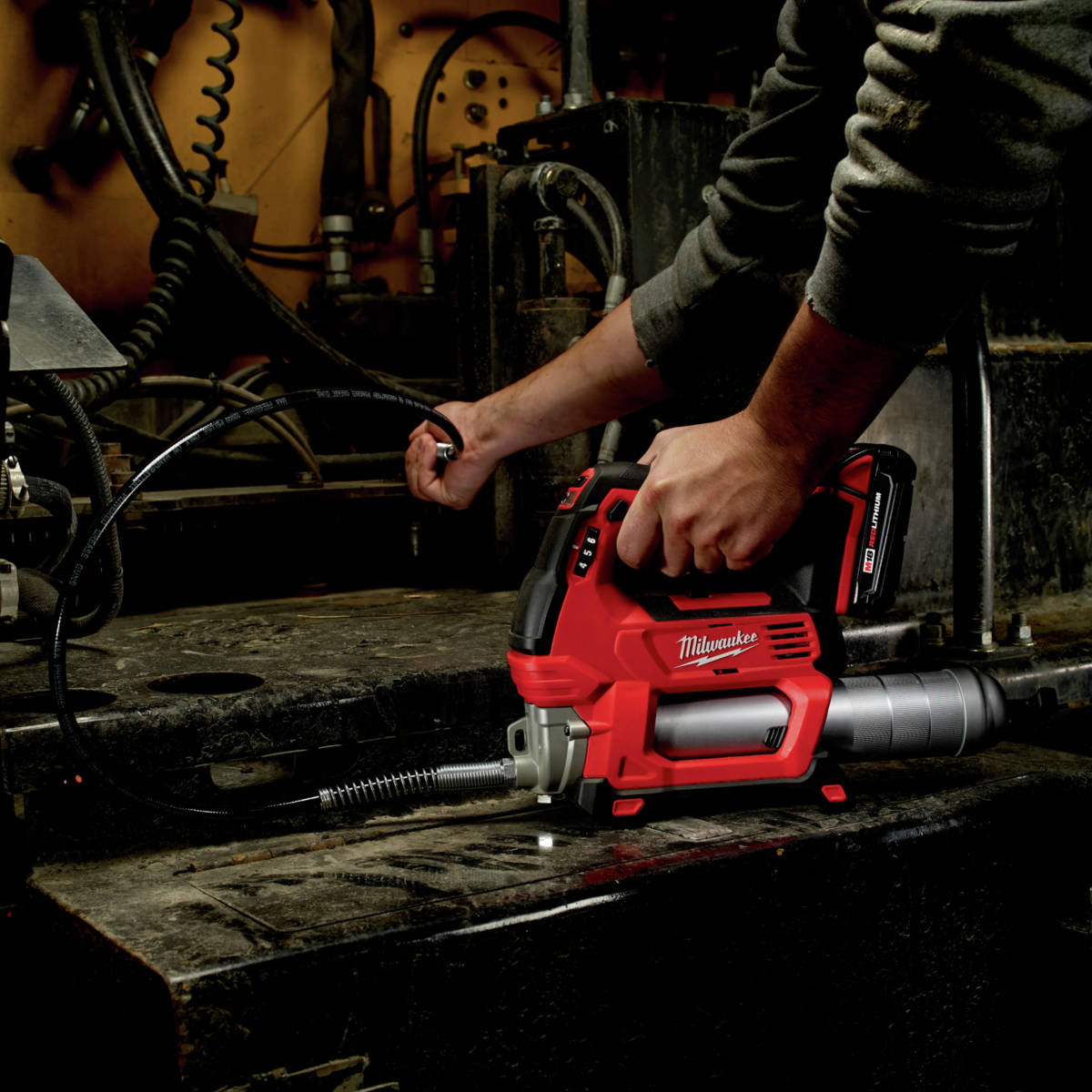 Milwaukee M18 Lithium-Ion 2-Speed Cordless Grease Gun provides industry leading 10,000 PSI max operating pressure