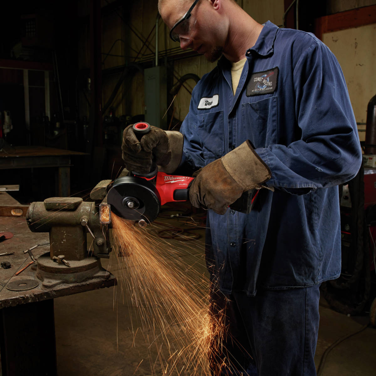 M18 FUEL Lithium-Ion Paddle Switch Grinder provides more run-time per charge